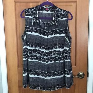 Vince Camuto sleeveless button front blouse 1X